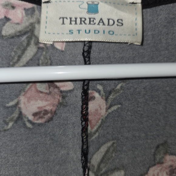 Elegant Floral Women's Blouse - Picture 4 of 4